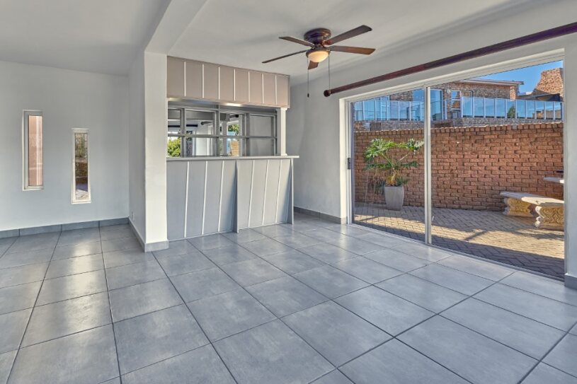 5 Bedroom Property for Sale in Dana Bay Western Cape